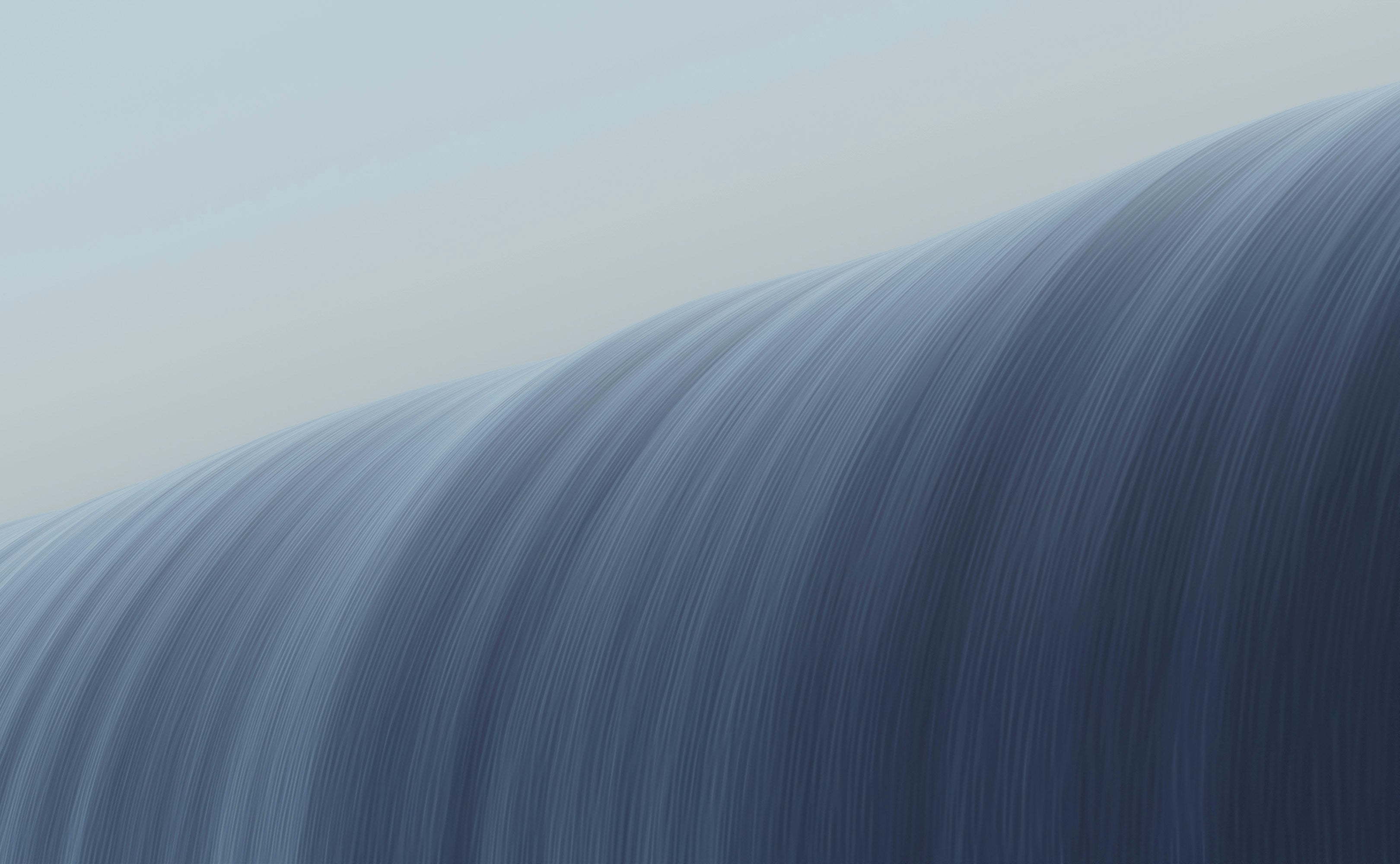 Zwei Personen sitzen entspannt im Wohnzimmer – Tripsitter als Begleiter bei psychoaktiven Erfahrungen.