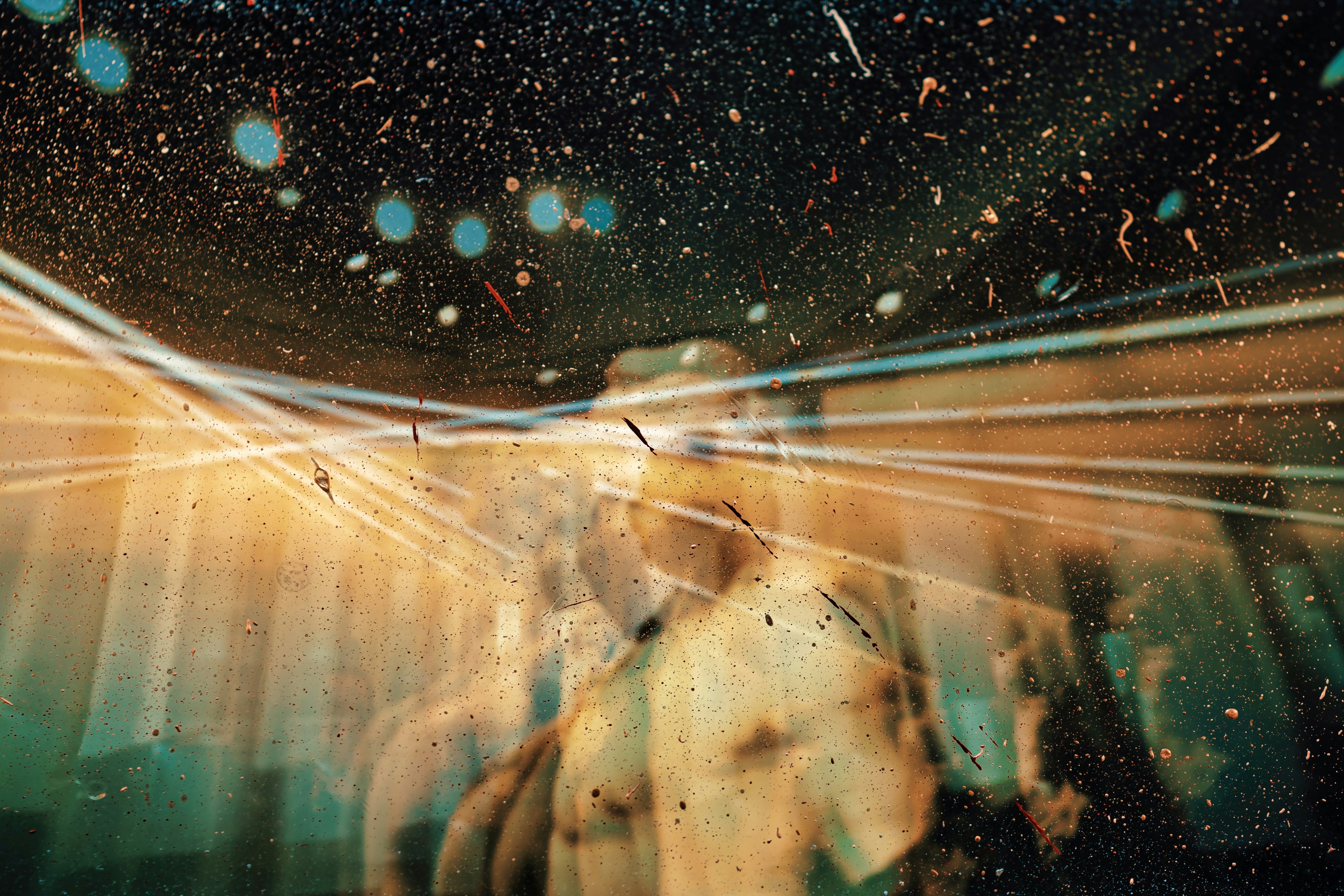 Grafik mit Fragezeichen und Molekülstruktur – Symbol für die Frage: Was kommt nach 1S-LSD?