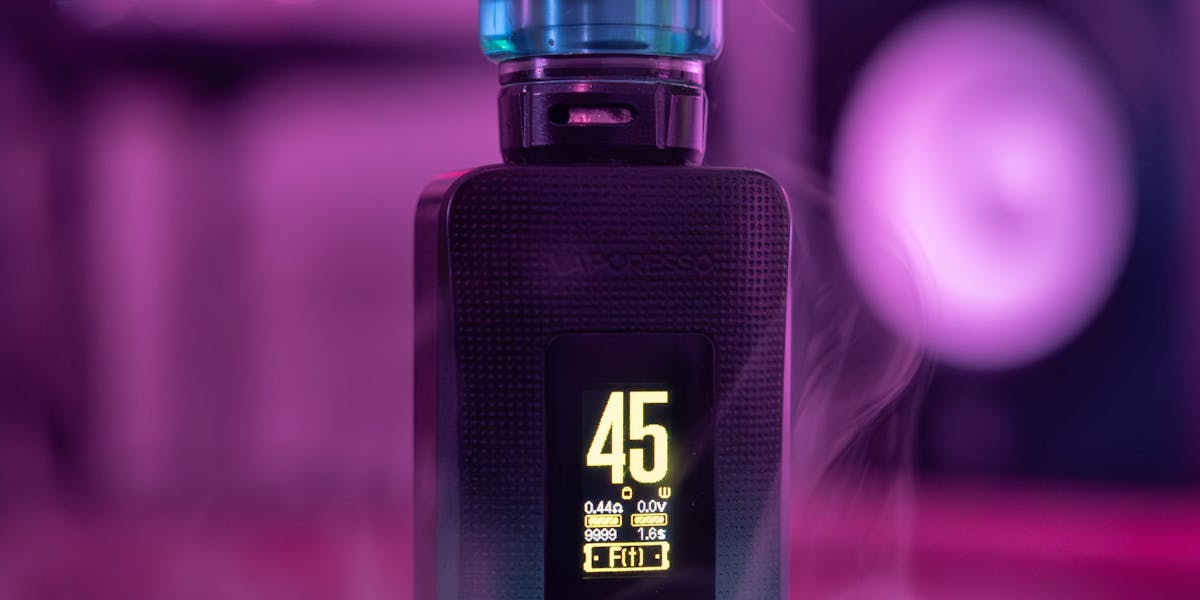 Cannabis Vape kaufen — Moderner Vape Pen mit Dampf